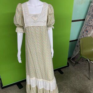 Trivia By Charm Of Hollywood Vintage Beige Ruffled Women's Dress Size 2